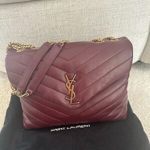 Saint Laurent
Loulou Medium YSL Shoulder Bag in Quilted Leather